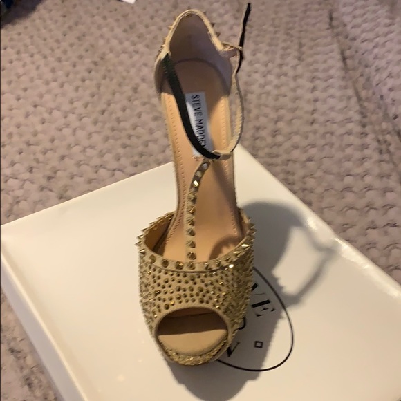 Heels - Picture 3 of 5